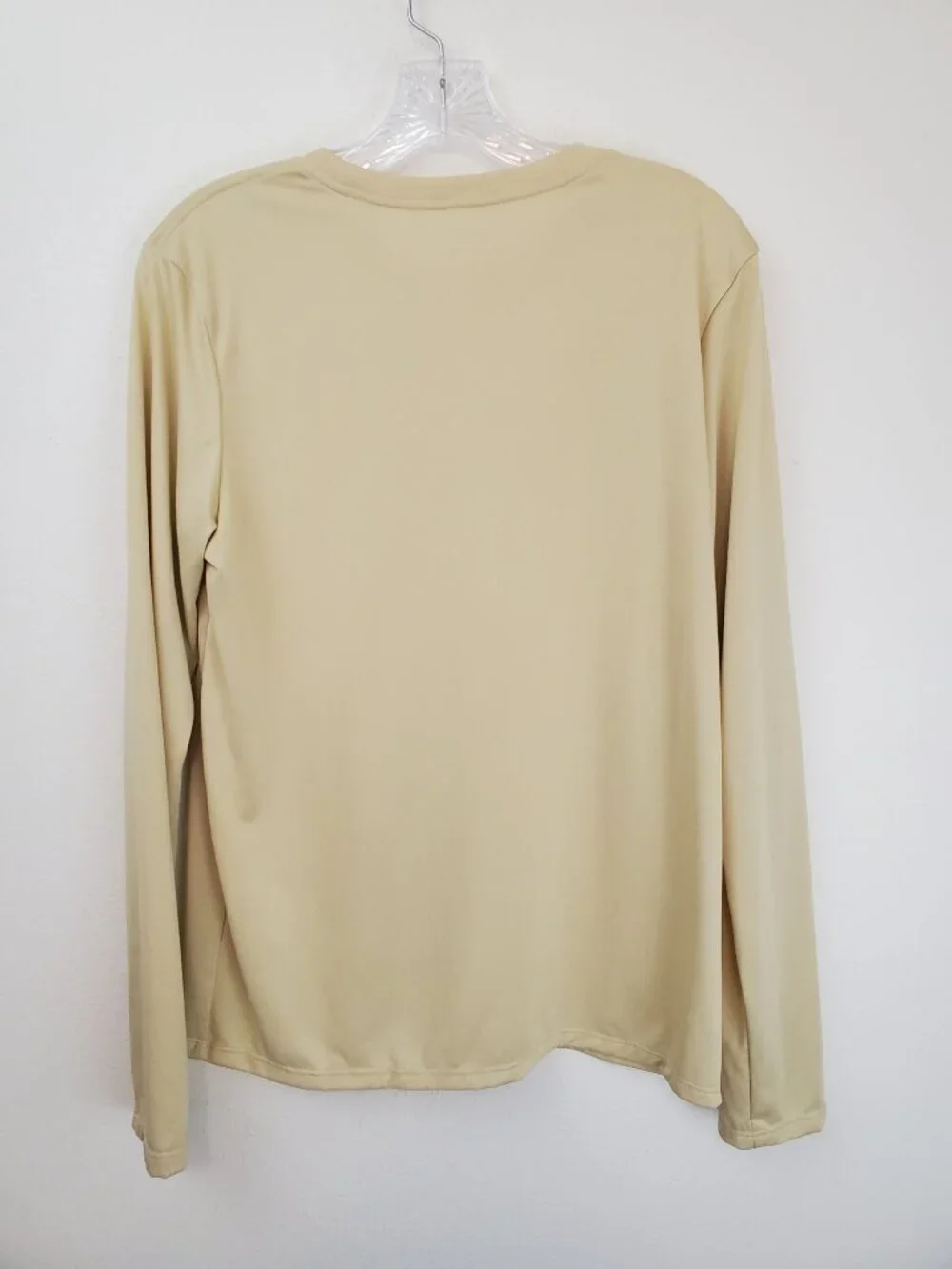 Nike women's Team Gold Legend long-sleeve crew t-shirt